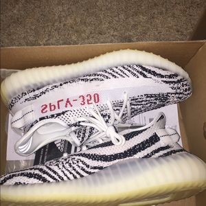 Yeezy Boost 350 V2 Mens Size 10 Zebra